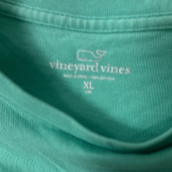 Vineyard Vines Boys size XL long sleeve T-shirt w/graphic on sleeve - Picture 4 of 7